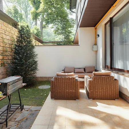 Arcadia Villa
